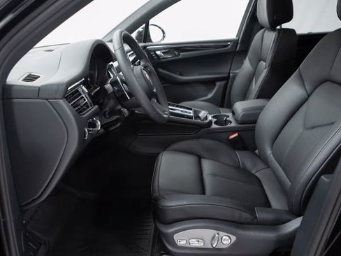 Certified 2026 Porsche Macan AWD/4WD image 22