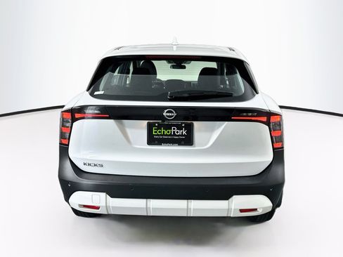 Used 2025 Nissan Kicks S FWD image 7