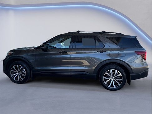 Used 2020 Ford Explorer ST w/ Premium Technology Package AWD/4WD image 3