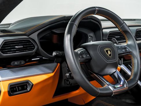 Used 2023 Lamborghini Urus S AWD/4WD image 14