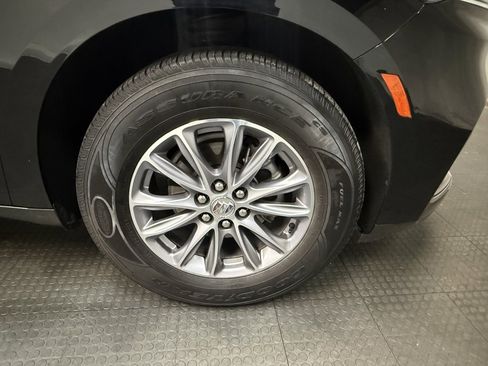 Used 2023 Buick Enclave Essence image 14