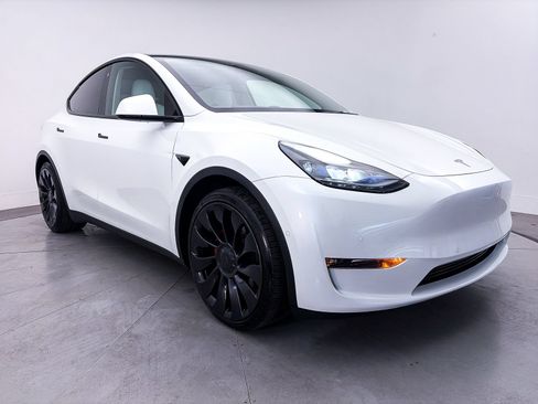 Used 2022 Tesla Model Y Performance AWD/4WD image 9
