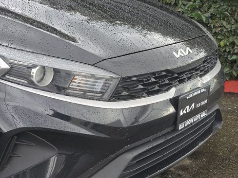 Used 2022 Kia Forte LXS image 5