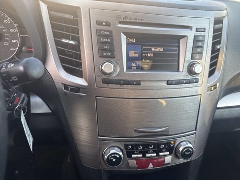 Used 2014 Subaru Outback 2.5i Premium image 16