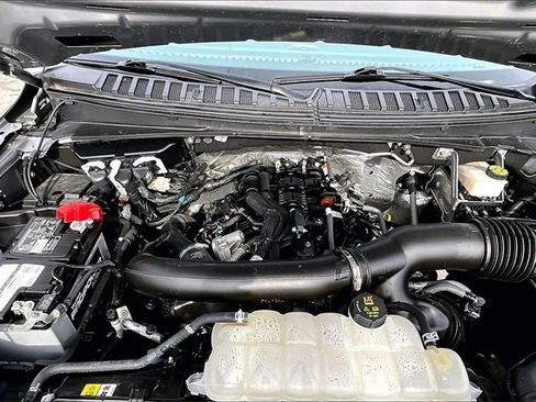 Certified 2024 Ford Expedition XLT image 7