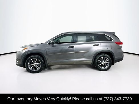 Used 2018 Toyota Highlander XLE AWD/4WD image 4