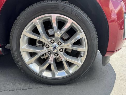 Used 2019 Ford Expedition Platinum image 37