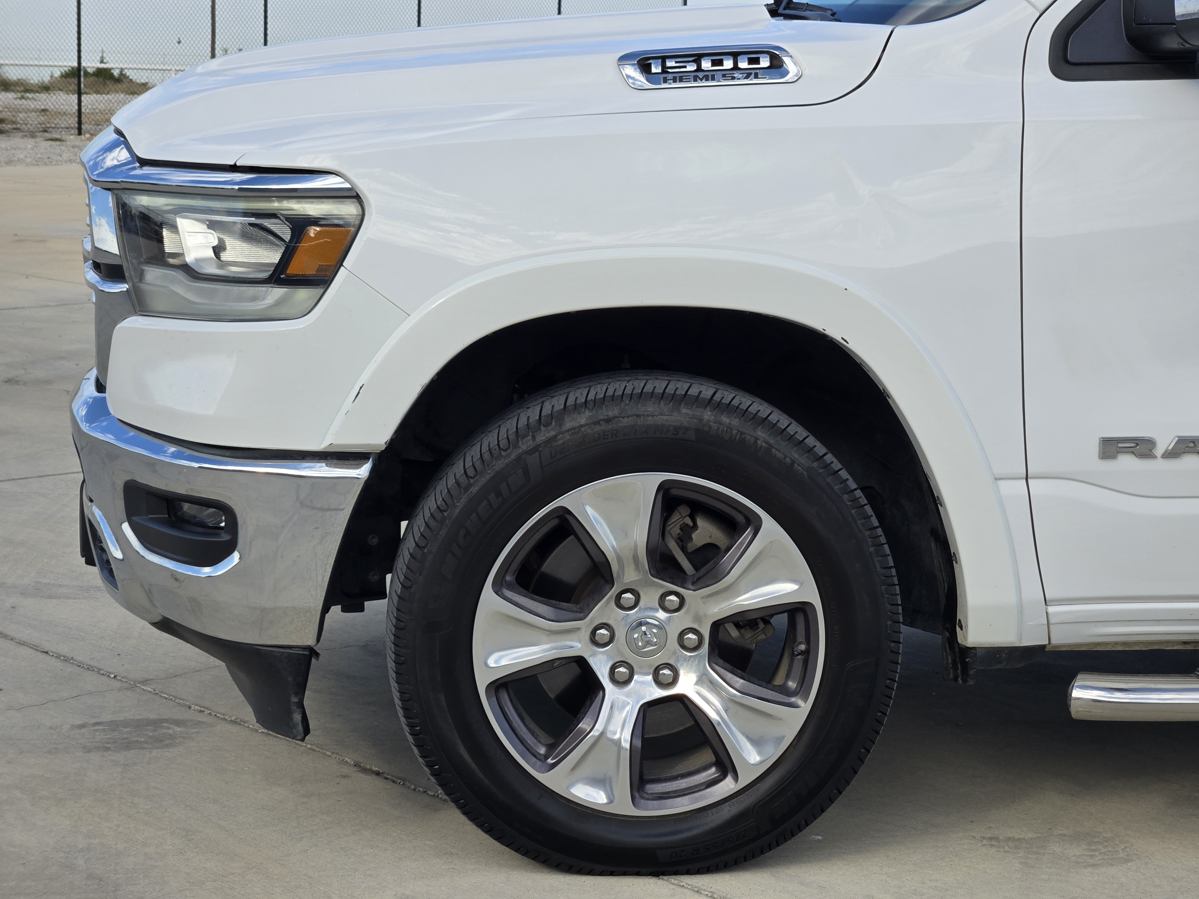 Used 2022 RAM 1500 Laramie AWD/4WD image 9