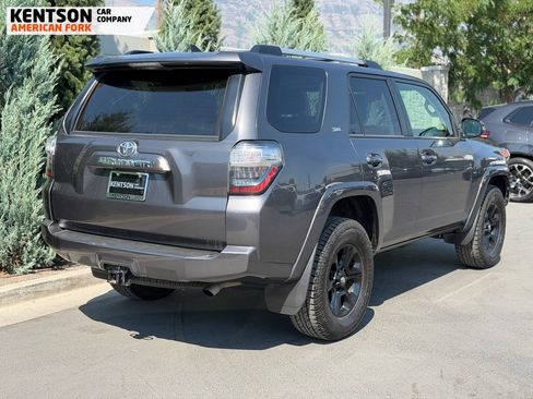 Used 2022 Toyota 4Runner SR5 Premium w/ Moonroof Package AWD/4WD image 8