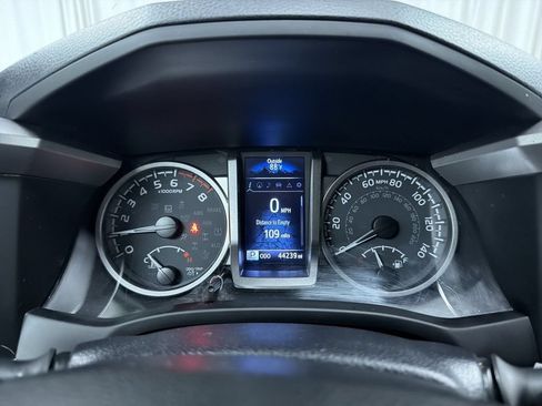 Certified 2022 Toyota Tacoma Limited AWD/4WD image 20
