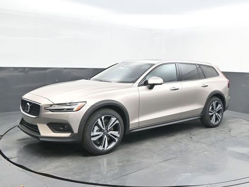 New 2026 Volvo V60 B5 Cross Country Plus w/ Protection Package Premier AWD/4WD image 1