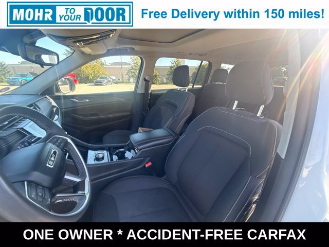 Used 2023 Jeep Grand Cherokee L Laredo AWD/4WD image 18