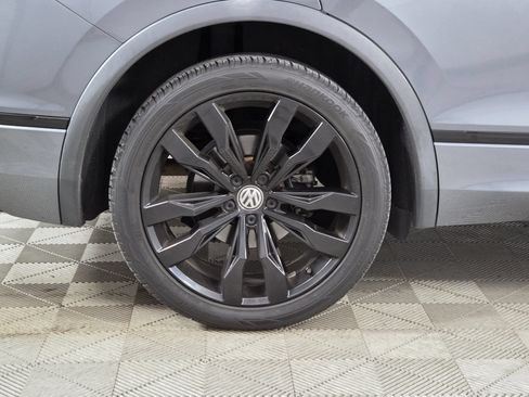 Used 2020 Volkswagen Tiguan SE R-Line FWD image 45