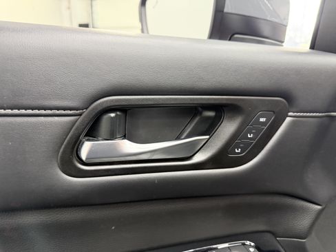Used 2023 Nissan Pathfinder SL AWD/4WD image 10