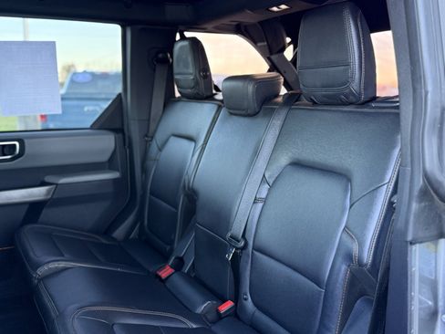 Used 2022 Ford Bronco Badlands image 13
