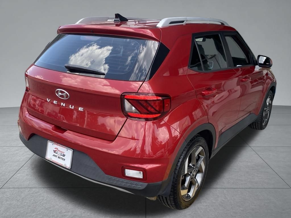 Used 2022 Hyundai Venue Limited FWD image 14