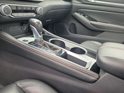 Used 2024 Nissan Altima 2.5 SR w/ SR Premium Package FWD image 29