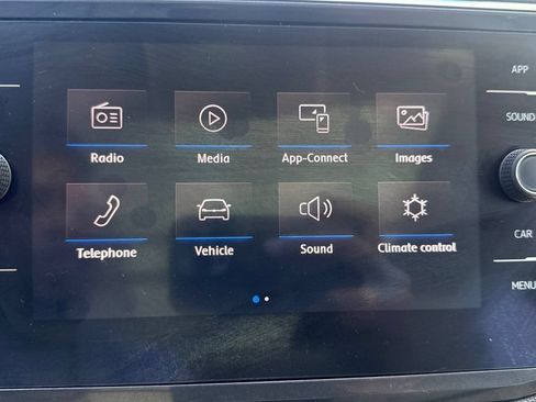 Used 2018 Volkswagen Tiguan SE AWD/4WD image 38