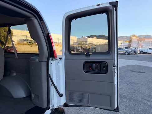 Used 2024 Chevrolet Express 3500 LT w/ LT Preferred Equipment Group RWD image 27