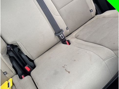 Used 2023 Chevrolet Traverse LS FWD image 12