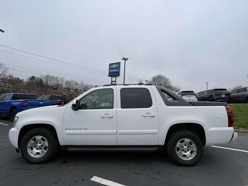 Used 2007 Chevrolet Avalanche LT w/ LT Preferred Equipment Group image 8