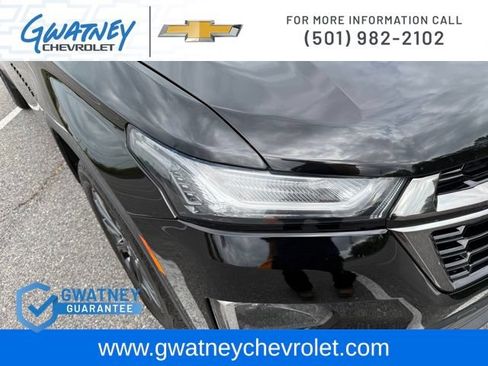 Used 2023 Chevrolet Traverse RS FWD image 13
