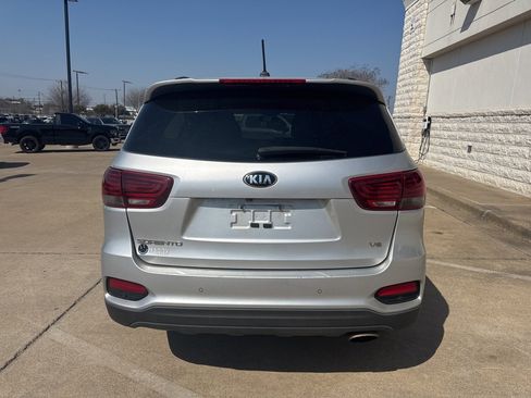 Used 2020 Kia Sorento S image 7