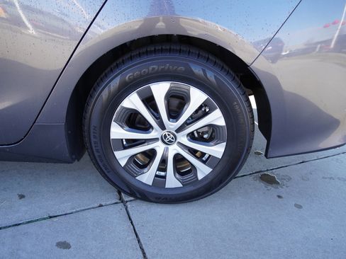 Certified 2022 Toyota Prius Prime LE image 12