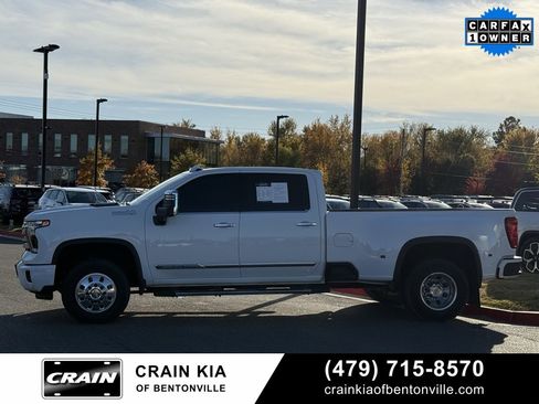 Used 2024 Chevrolet Silverado 3500 High Country w/ Technology Package image 7