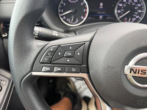 Used 2023 Nissan Sentra SV FWD image 19