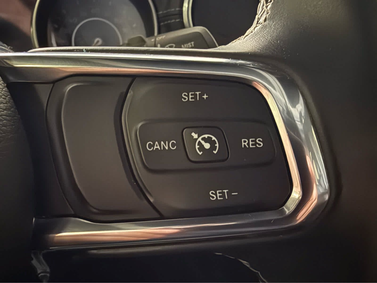 Used 2018 Jeep Wrangler Unlimited Sahara w/ Quick Order Package 24M Moab AWD/4WD image 19