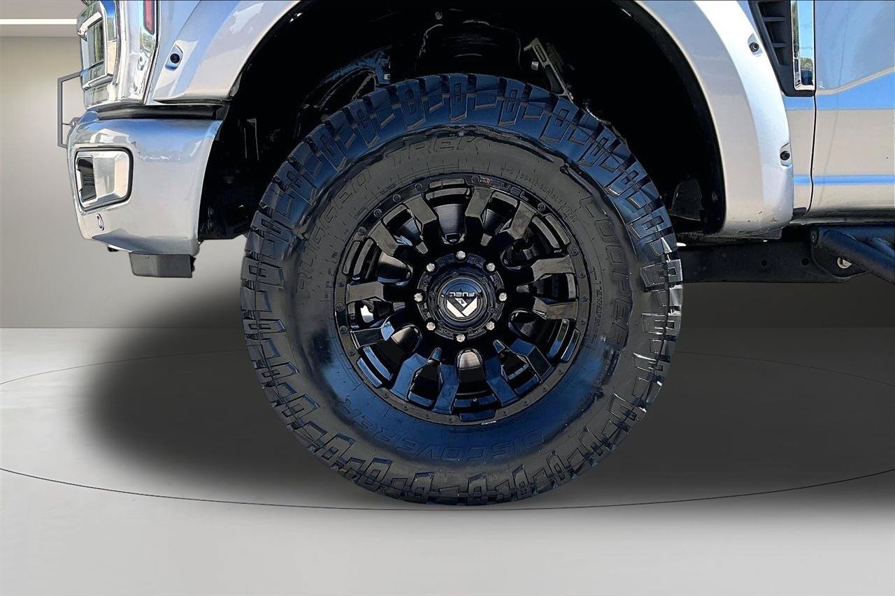 Used 2024 Ford F350 Platinum w/ Tremor Off-Road Package AWD/4WD image 35