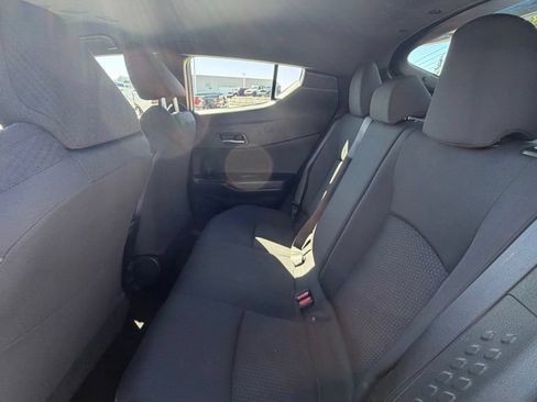 Used 2018 Toyota C-HR XLE FWD image 12