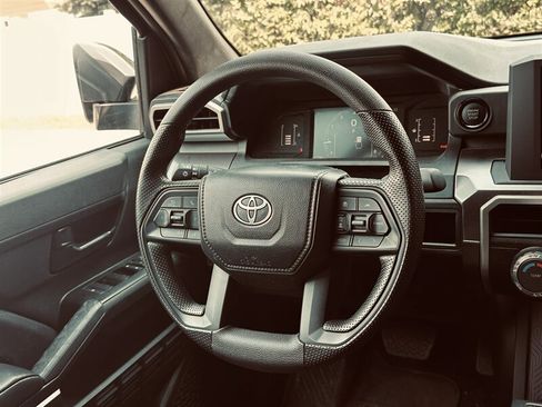 Used 2024 Toyota Tacoma SR5 AWD/4WD image 11