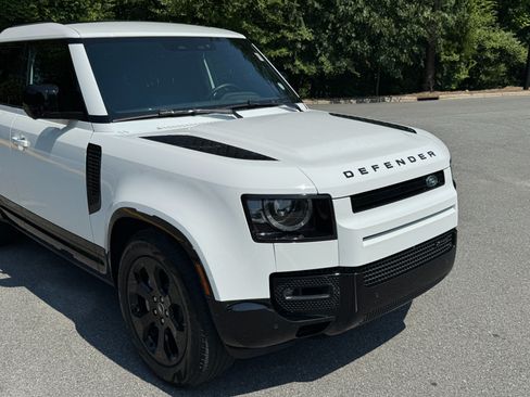 Used 2023 Land Rover Defender 110 X-Dynamic SE AWD/4WD image 17