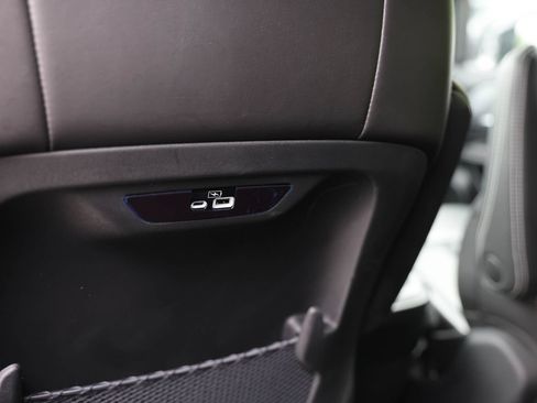 Used 2024 Chrysler Pacifica Limited FWD image 31