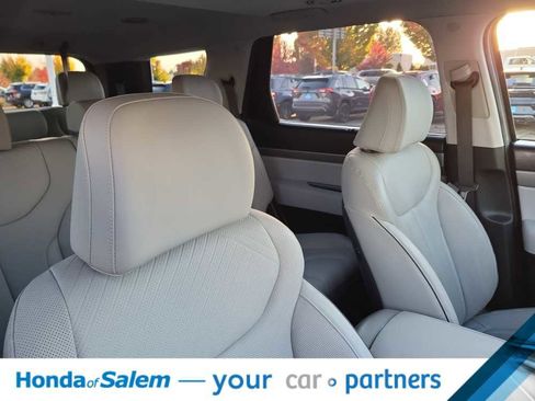 Used 2023 Hyundai Palisade SEL image 13