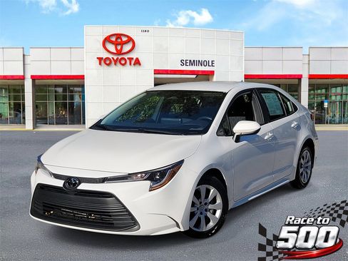 Used 2024 Toyota Corolla LE image 1
