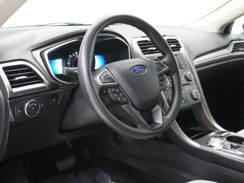 Used 2017 Ford Fusion S image 9