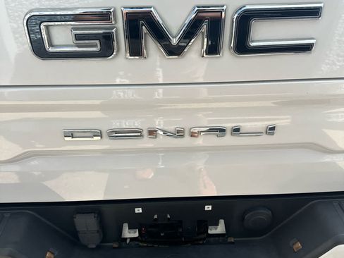 Used 2022 GMC Sierra 1500 Denali Ultimate AWD/4WD image 12