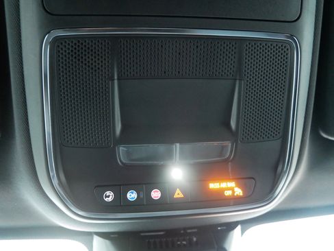 Certified 2025 Chevrolet Equinox RS w/ Safety and Technology Package image 24