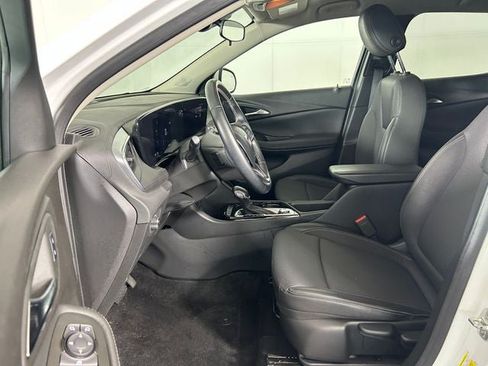 Used 2024 Buick Encore GX Preferred AWD/4WD image 11