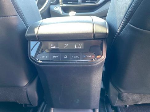 Certified 2025 Toyota Highlander XLE AWD/4WD image 25