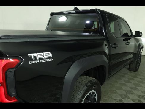 Used 2025 Toyota Tacoma TRD Off-Road AWD/4WD image 30