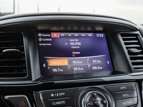 Used 2020 Nissan Pathfinder S image 30