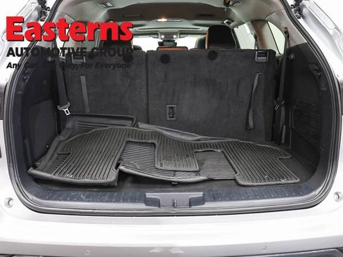 Used 2021 Toyota Highlander Limited AWD/4WD image 9