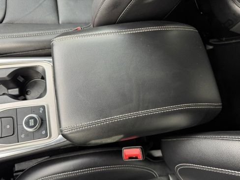 Certified 2023 Ford Explorer Limited w/ Equipment Group 301A image 16