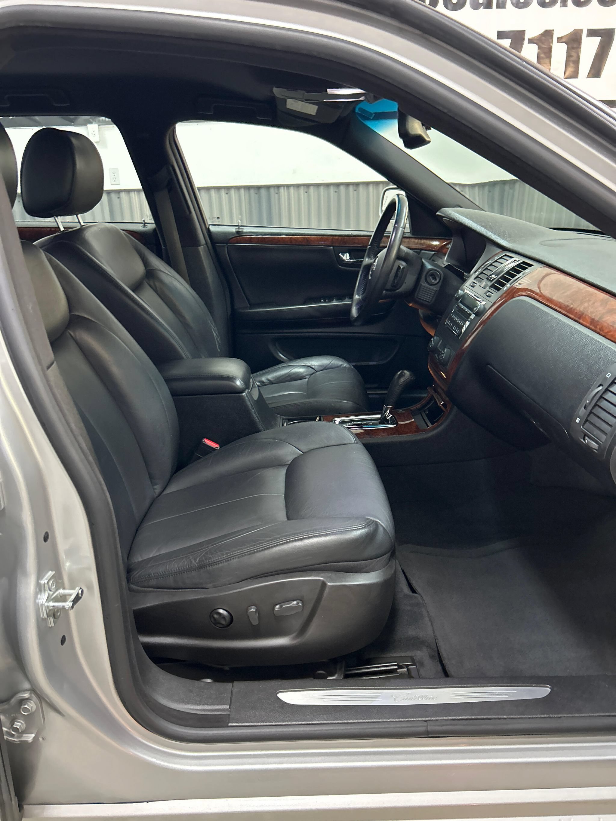 Used 2007 Cadillac DTS FWD image 12