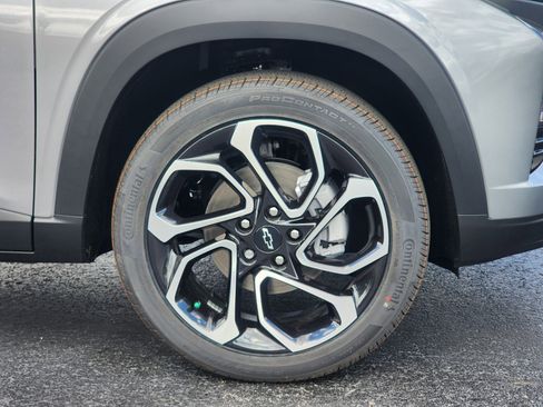 New 2026 Chevrolet Trax RS w/ Sunroof Package FWD image 6