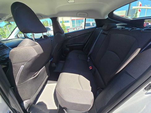 Certified 2021 Toyota Prius LE FWD image 16